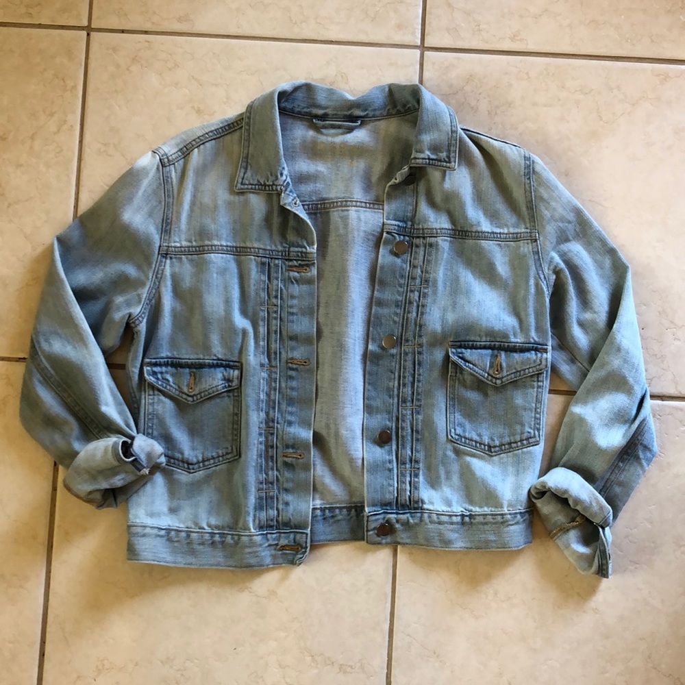 Light wash, super SOFT jean jacket!